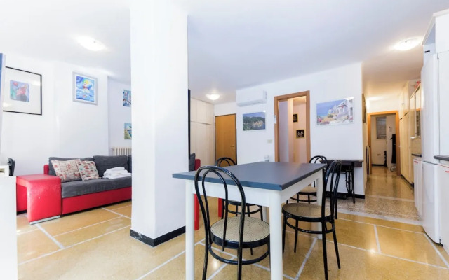 Bright Flat with Terrace near the Beach