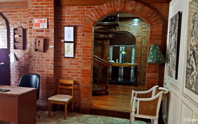 Dejavu Bed and Breakfast
