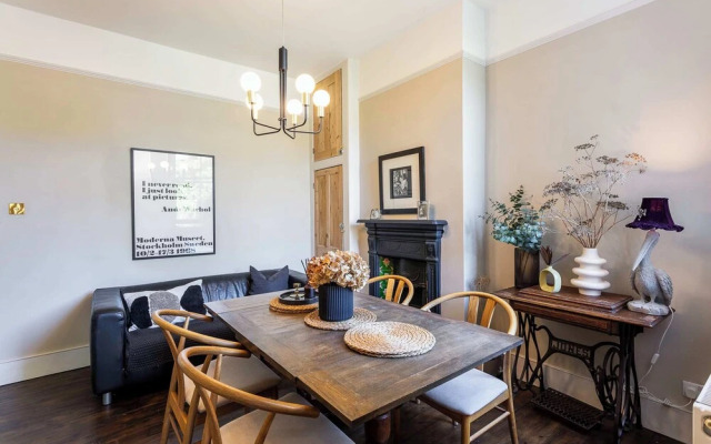 Tooting's Charming Victorian Garden Hideaway