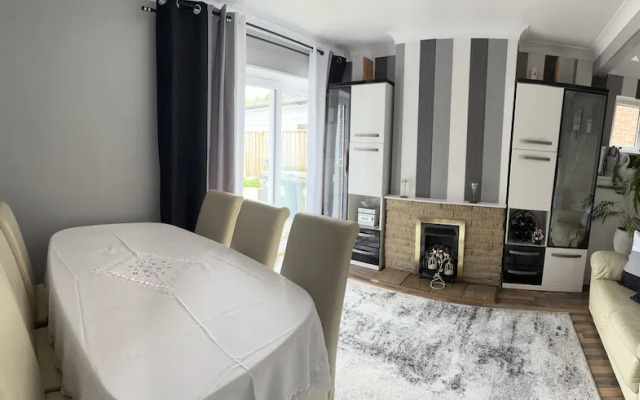 Remarkable 3-bed House in East Cowes