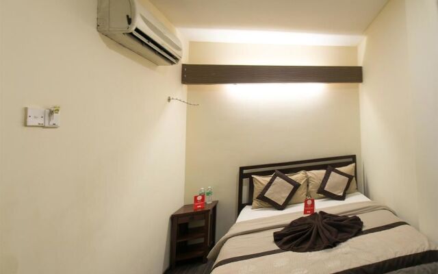 OYO 89979 Diamond Hotel