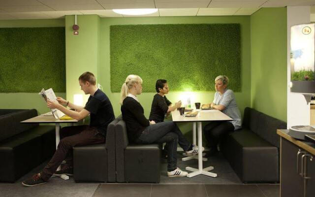 Slottsskogens Hostel
