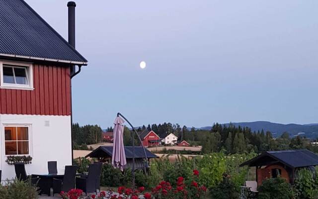 Lerkekåsa Vingård og Galleri as