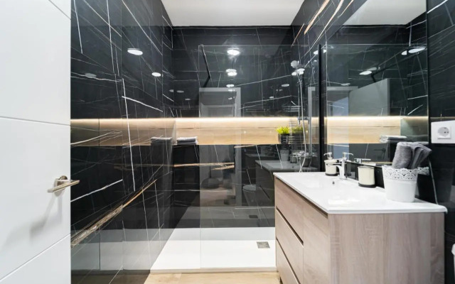 EdSam Madrid Apartments Black