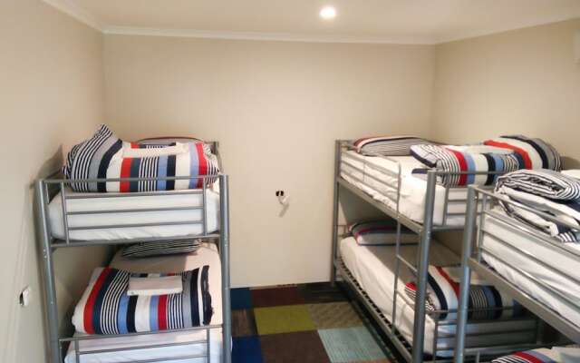 Jump Inn Alice Budget Accommodation