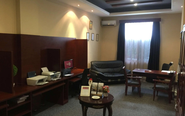 Best Western Plus Paramount Hotel