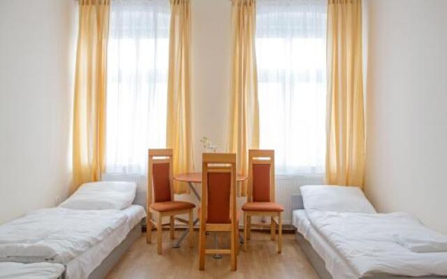 Lew Hostel