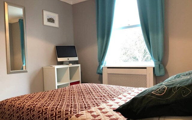 Double bedroom near Heathrow