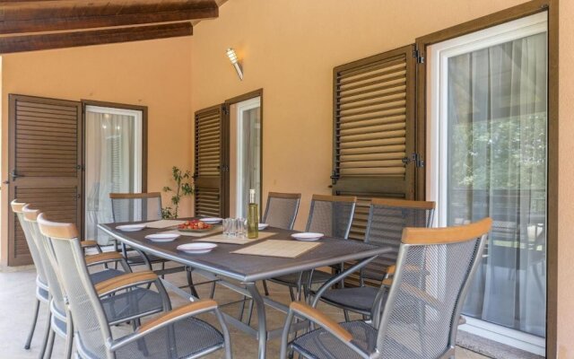 Luxury Experience in Villa Kacana With Heated Pool