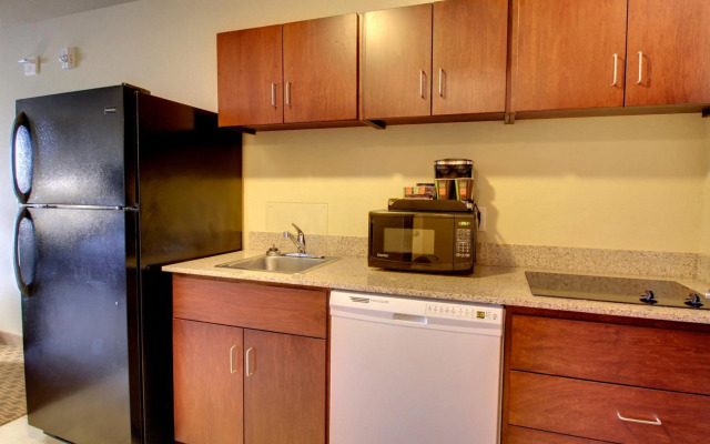 Cobblestone Hotel & Suites - Newton