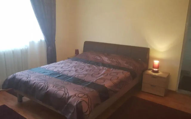 Raema Cetate Apartament