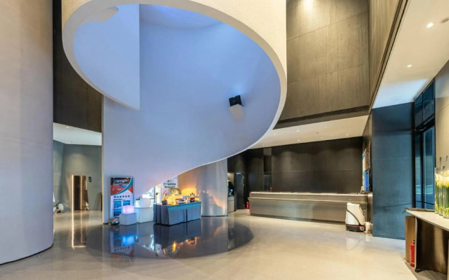 Beijing BoLLy Wood  Hotel (Guomao SKP Store)