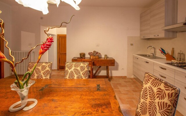 Beautiful Home in Londa With 2 Bedrooms and Wifi