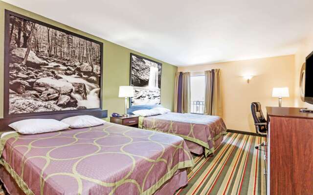 Super 8 by Wyndham Hull Street Midlothian / Richmond Area