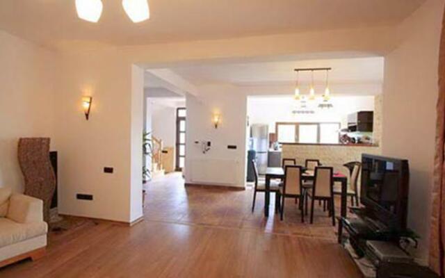 Partyhouse