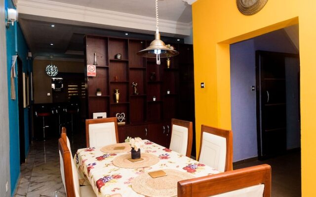 D'Tavern Apartment