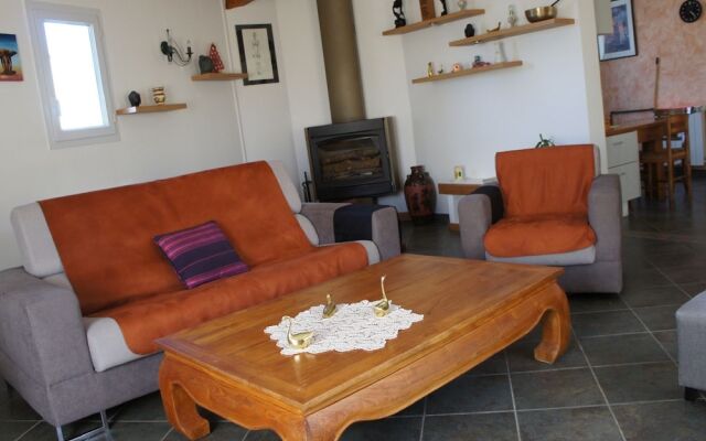 Charming Holiday Home in Oraison With Private Pool