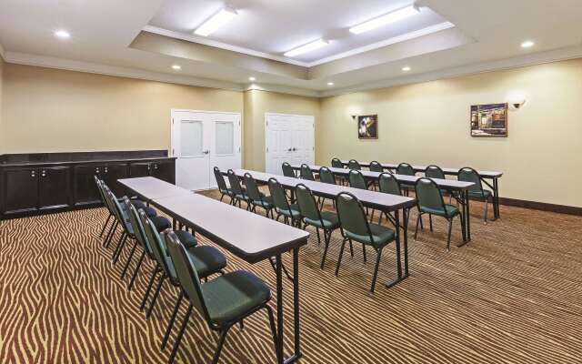 La Quinta Inn & Suites by Wyndham Pearland - Houston South