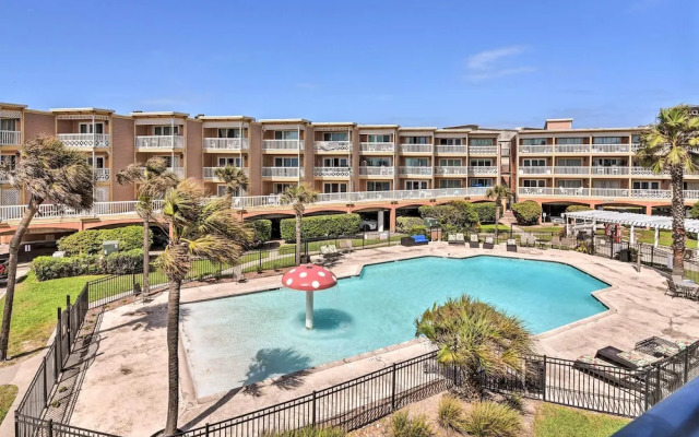 Balcony & Gulf Views: Galveston Condo Near Beach