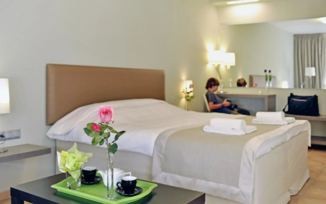 Ellopia Point Hotel