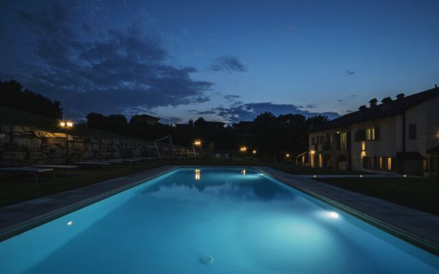 Resort Limax Acis