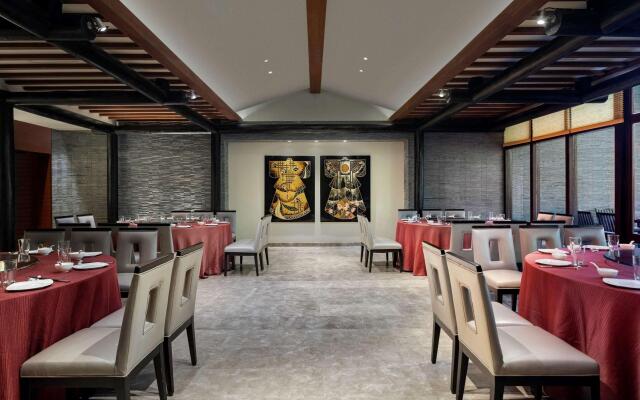 Pullman Oceanview Sanya Bay Resort & Spa