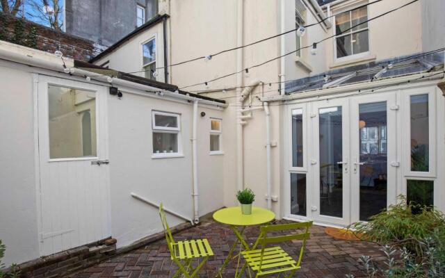 The Townhouse By My Getaways Free Parking