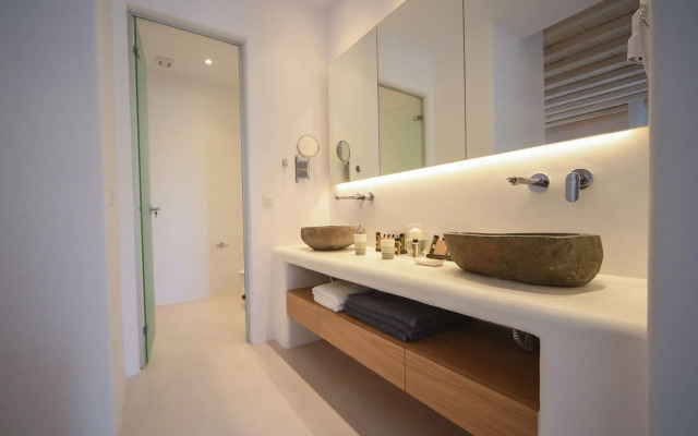 Myconian Crown Suites
