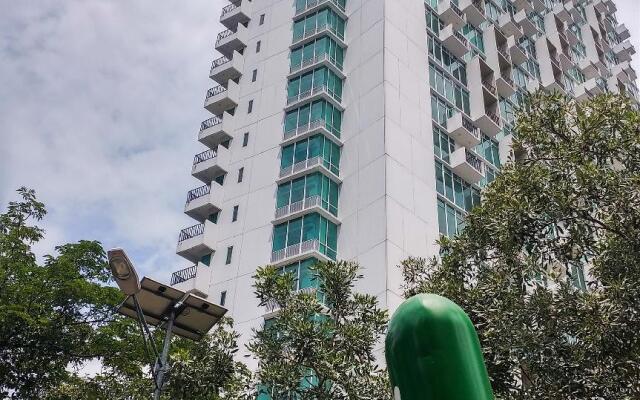 Luxury 1BR Tree Park Apartment BSD By Travelio