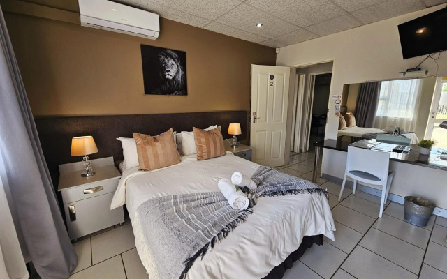 Lion Lodge