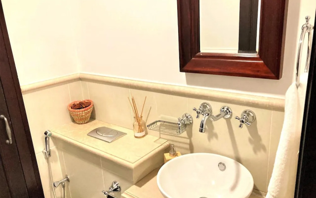 Luxurious 2 bedroom w/terrace Downtown