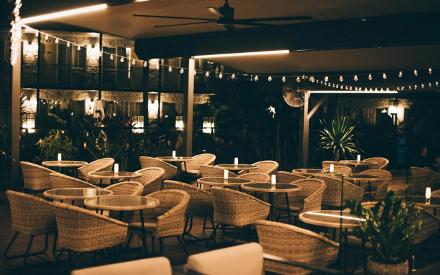Mantra Club Croc
