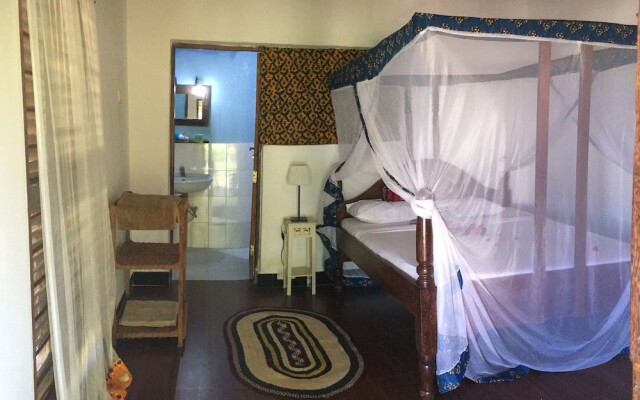 Zanzi Rest Bungalows
