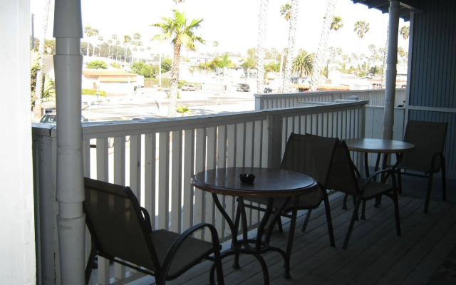 The Shores Inn and Beach Houses