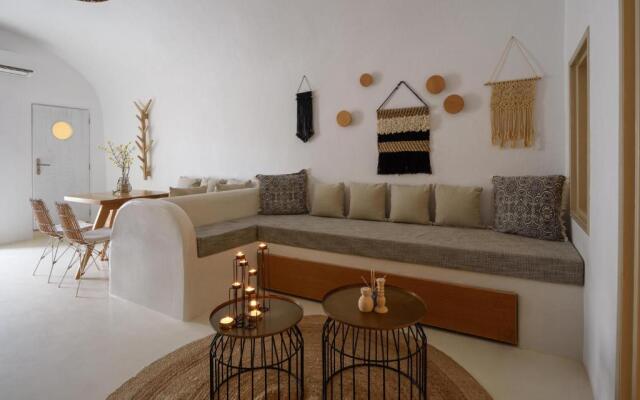 Suite Home Santorini