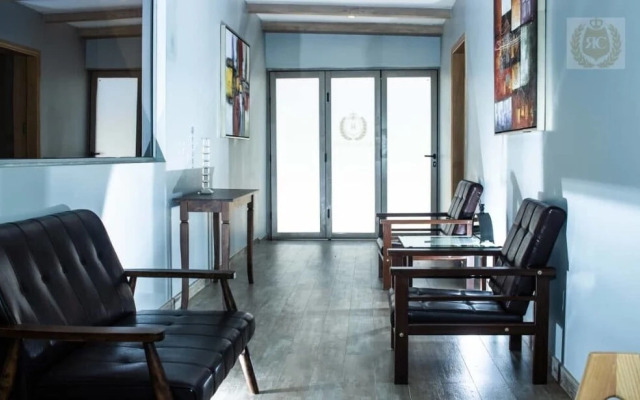 Royal Cottage Bed And Breakfast