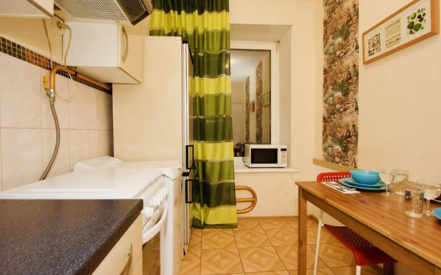 LUXKV Apartment on Nikoloyamskiy