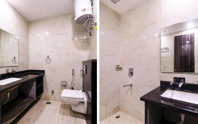 Fabhotel Swess Grand