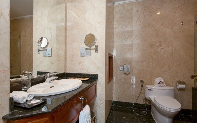 Hom - How Da Nang Airport