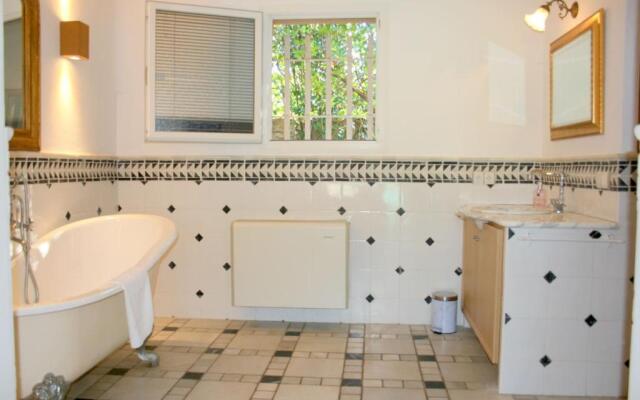 Villa de standing 14 personnes piscine plage 5min le paradis