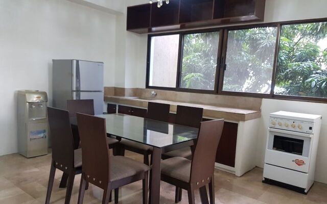 TSC Suites by Eastland Residences