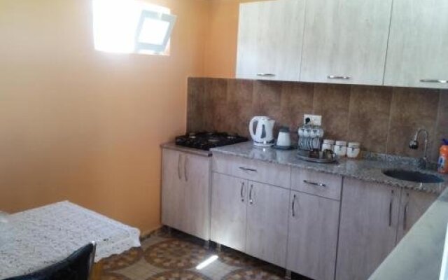 Kemeni Guest House