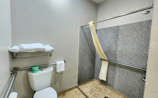 Days Inn by Wyndham Kenedy/Karnes City