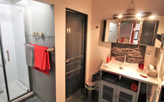 Quaint Holiday Home in Saint-Quirin with hot tub, nice view