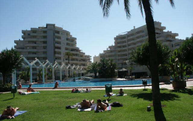 Apartamentos Benal Beach