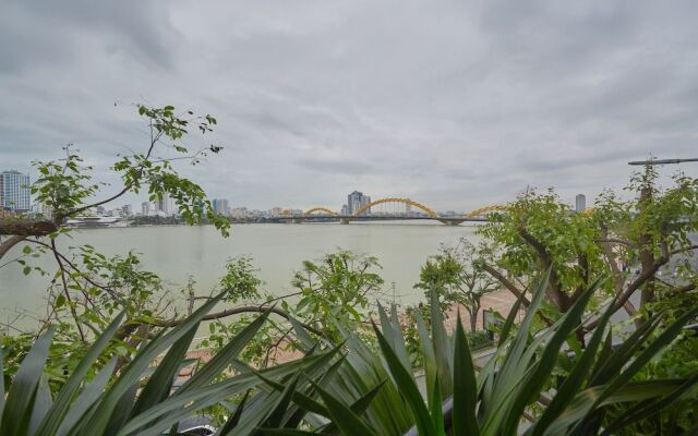 The Garden Capsule Hotel