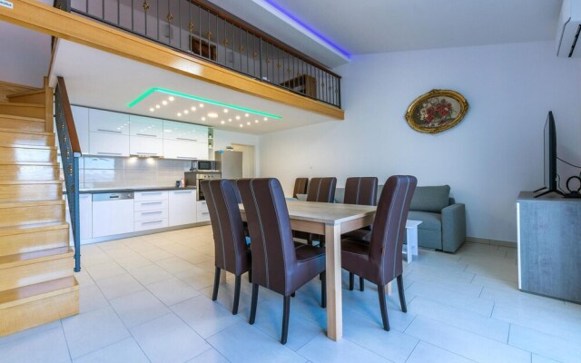 Beautiful Apartment in Jesenice With Wifi and 4 Bedrooms