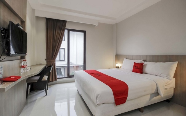 RedDoorz Plus @ TB Simatupang – Guest Rooms – Jakarta
