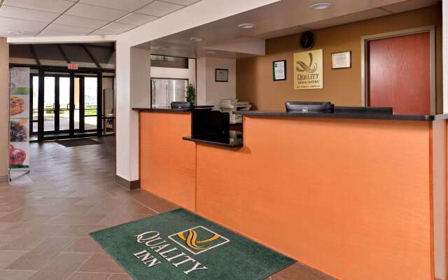 Quality Inn & Suites Matteson near I-57