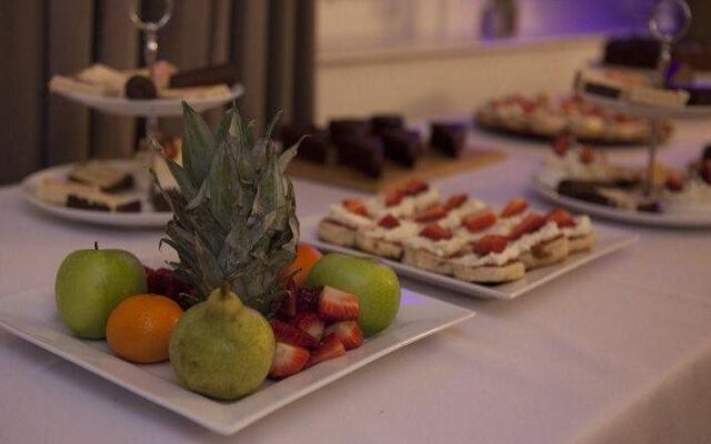 Mansfield Manor Hotel